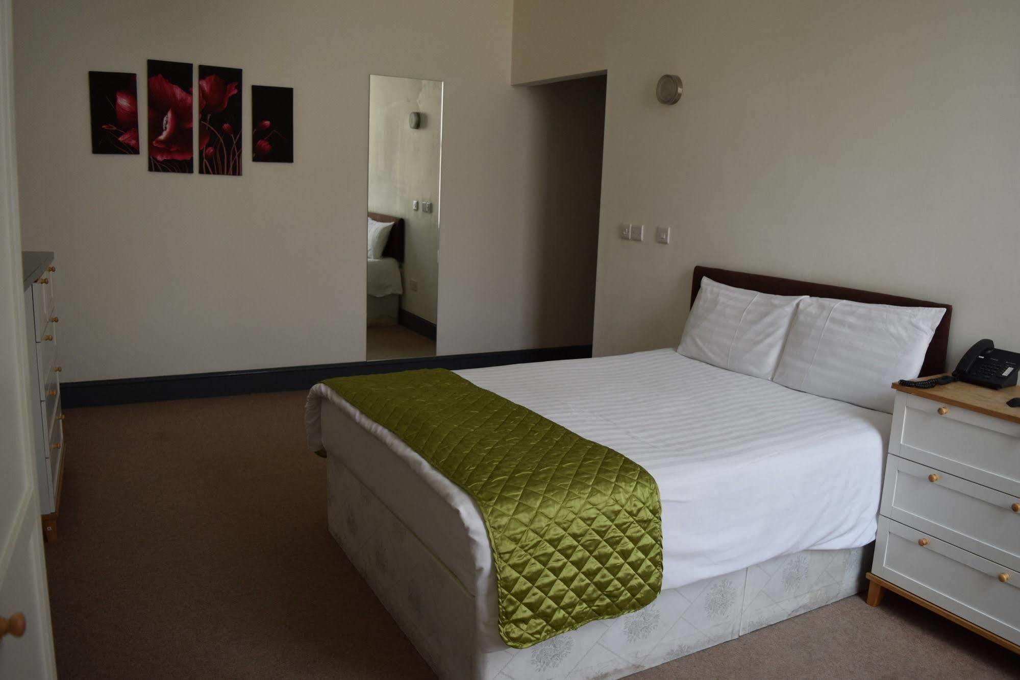The King William Hotel Лондон Екстериор снимка