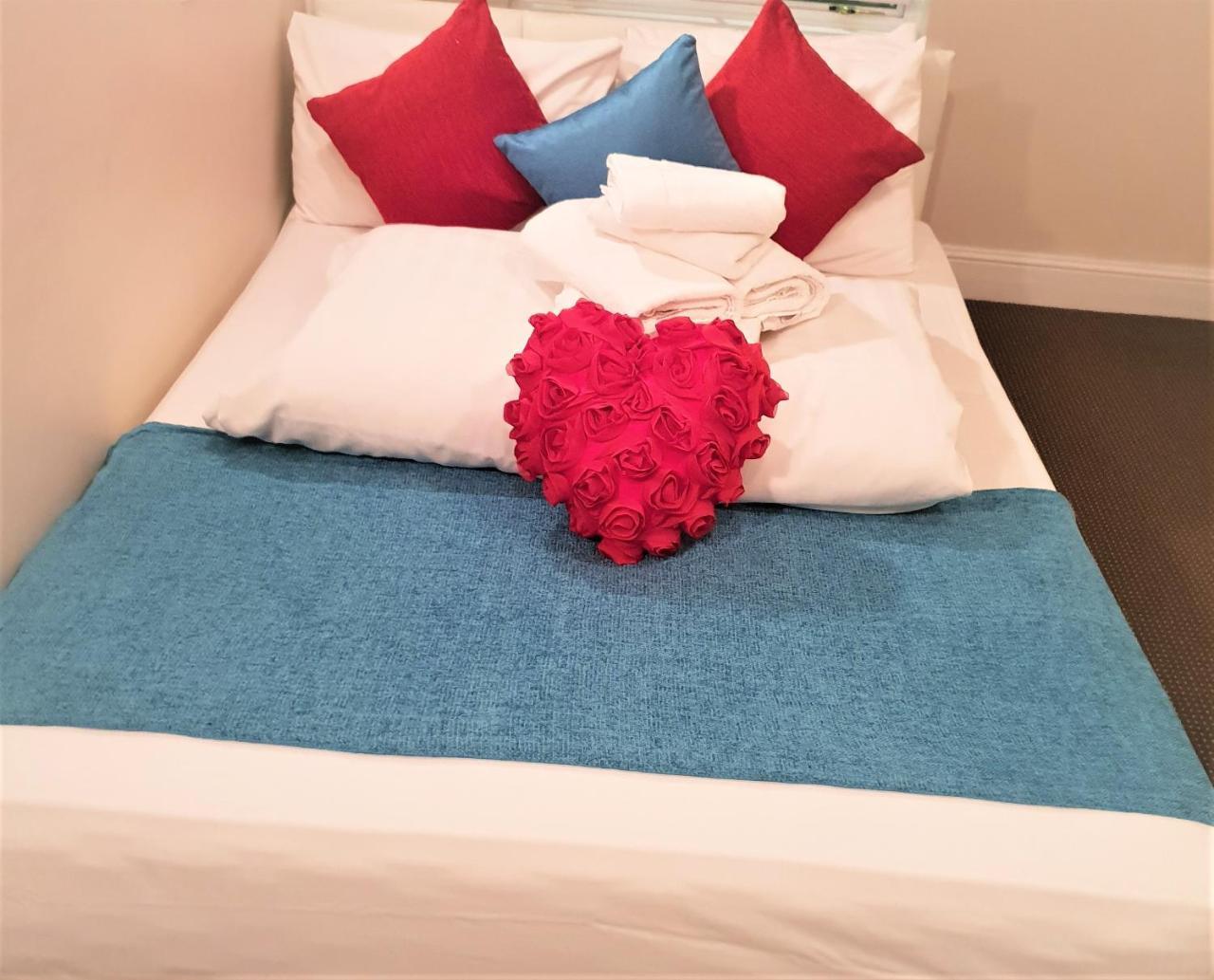 The King William Hotel Лондон Екстериор снимка